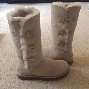 Bailey Button Triplet Boot